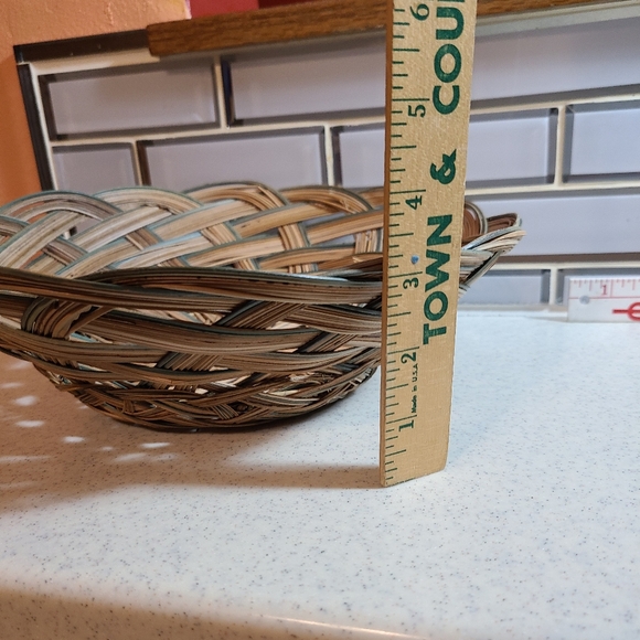 Round Wicker Basket 11 Inch Diameter. 3 Inch Tall. - Picture 9 of 13